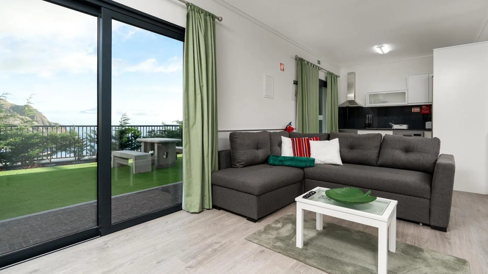 Ourmadeira - Sunset Cliff Villas, Contemporary Faja da Ovelha Portugal