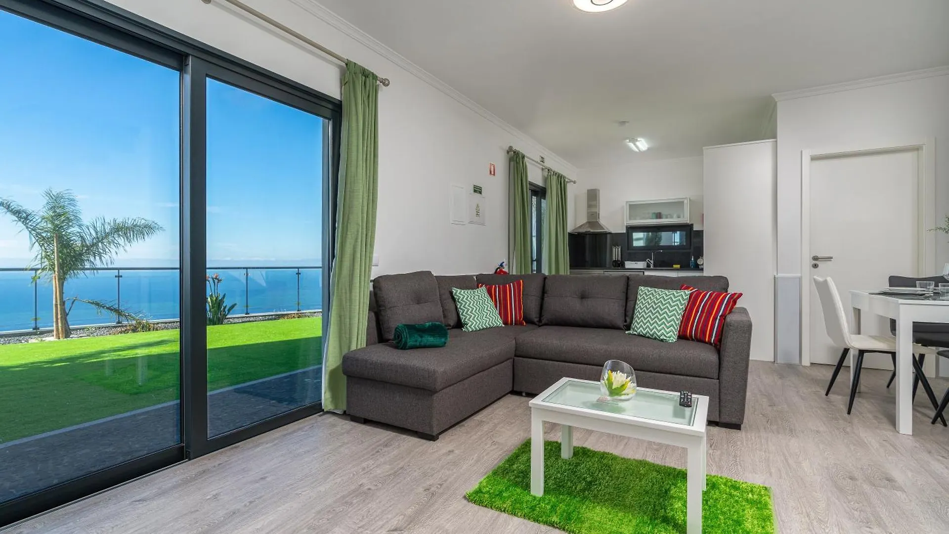 Ourmadeira - Sunset Cliff Villas, Contemporary Faja da Ovelha 0*,  Portugal