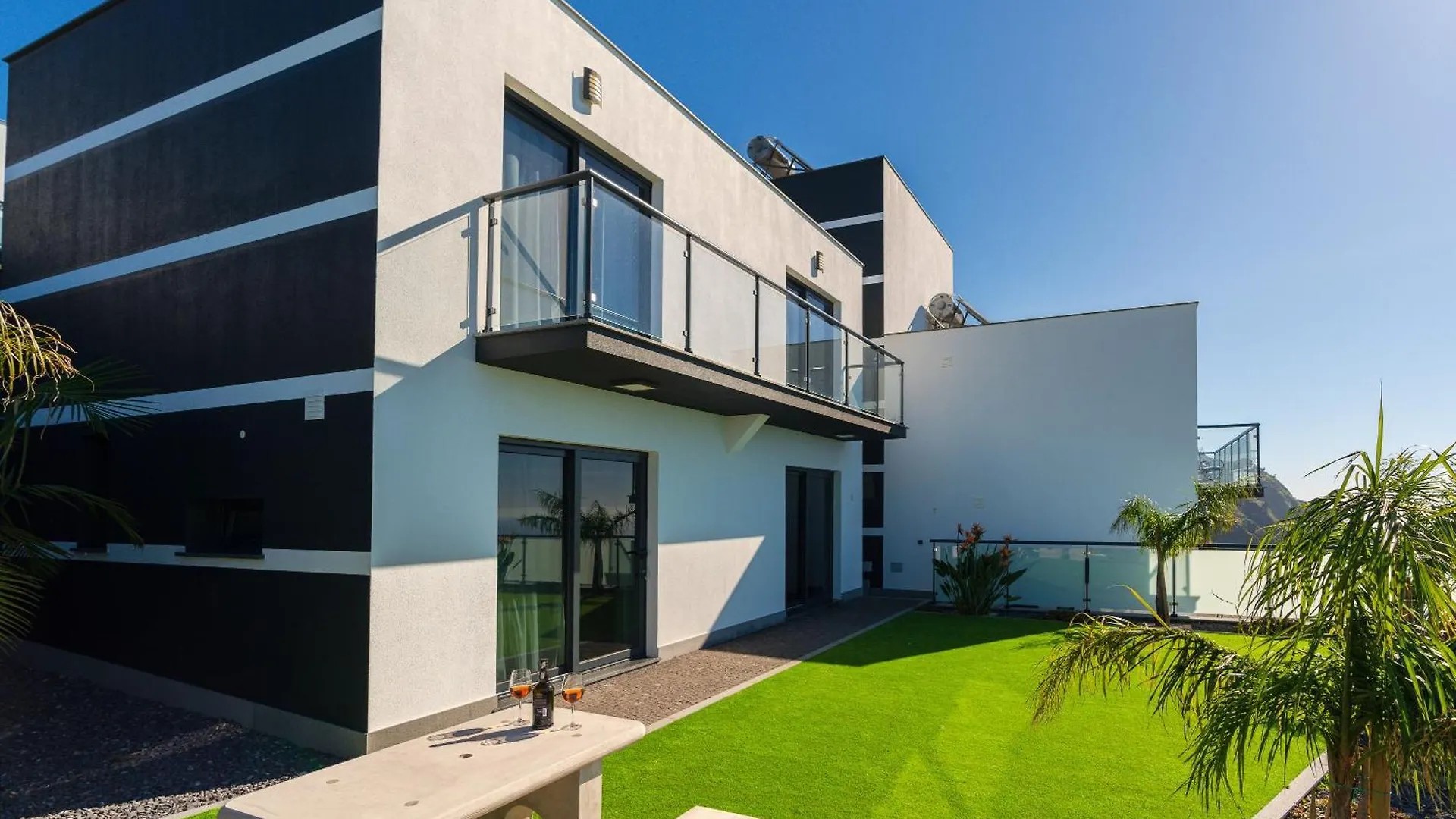 Ourmadeira - Sunset Cliff Villas, Contemporary Faja da Ovelha Portugal